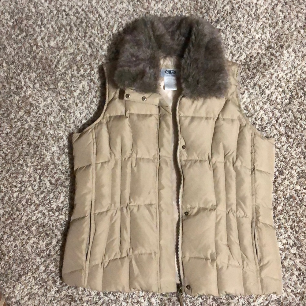Faux fur collar puff vest